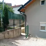 Seasons بيت ضيافة